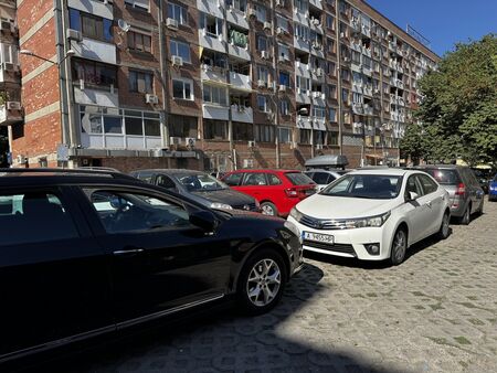 Гаражът в Бургас поскъпна драматично, вече струва колкото апартамент в Ямбол