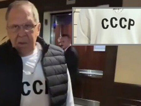Сергей Лавров пристигна в Аляска с блуза на СССР (СНИМКИ/ВИДЕО)