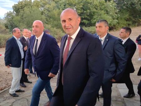 Президентът: Тези, които похитиха Конституцията, подкопават демократичната конструкция и тя рухне върху тях