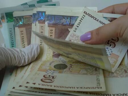 БНБ отчете бум на фалшиви столевки и петдесетолевки