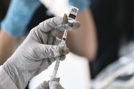 Революция в лечението на изгаряния: Учени създадоха „кожа в спринцовка“