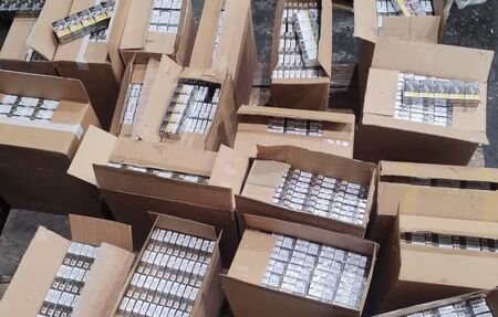 Контрабандни цигари в камион с мебели откриха митническите служители на МП Лесово