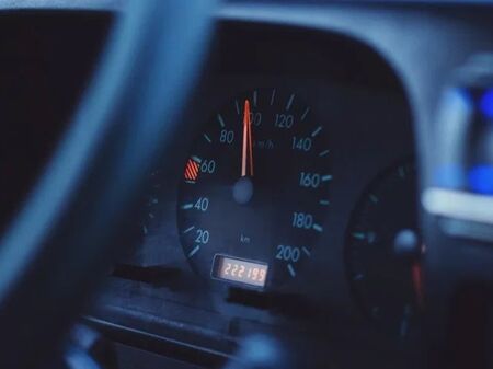 Достатъчна ли е 800 лв. глоба за скорост 218 км/ч.