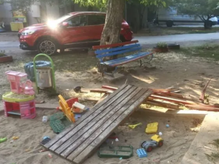 Подробности за драмата, при която рецидивист се вряза с кола в детска площадка в София