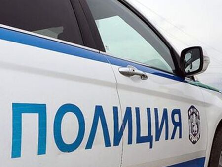 Двама мъже са арестувани за домашно насилие