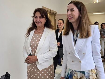 Министър Красимир Вълчев: Подкрпепям новия началник на РУ на МОН в Бургас, апелирах за уважение към нея