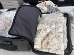 Задържаха златни и сребърни накити за над 300 000 лв. на границата