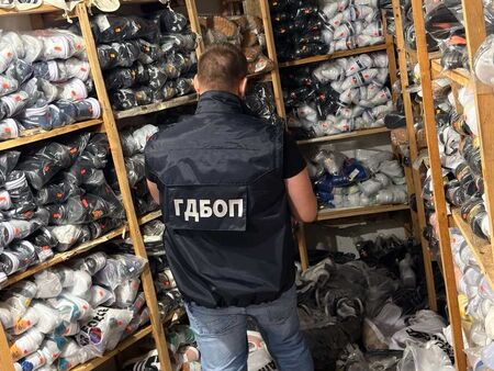 Прокуратурата и ГДБОП "атакува" продавачите на менте стоки в Слънчев бряг