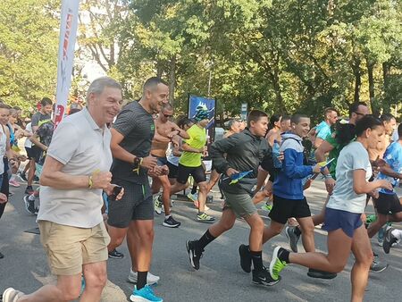 „Мартон за героите на Украйна“ обедини над 150 души в Бургас