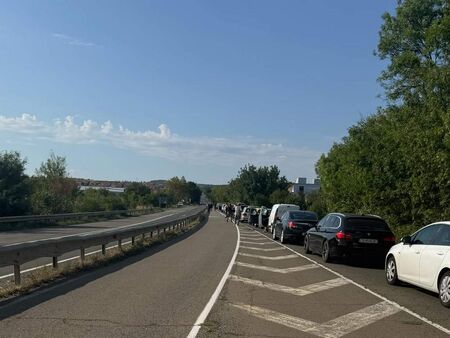 Южното Черноморие е буквално задушено от автомобили в последния уикенд