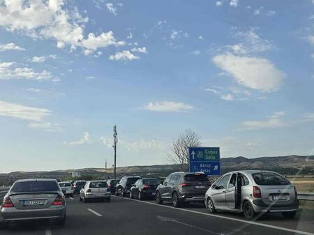 Южното Черноморие и Бургас са парализирани от трафика