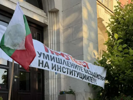 В Плевен официално бедстват - местните се притесняват за децата си, а чужденците са в шах