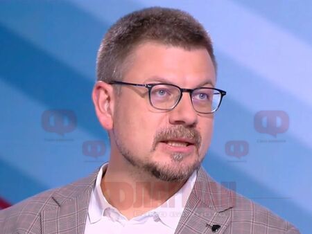 Агент ли е Паскал? Разпъват му „чадъра“, ако свидетва срещу Асен Василев и Бойко Рашков