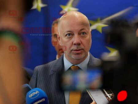 Премиерът Росен Желязков от Бургас: Навигацията на самолета на Фон дер Лайен не е била изключена целенасочено