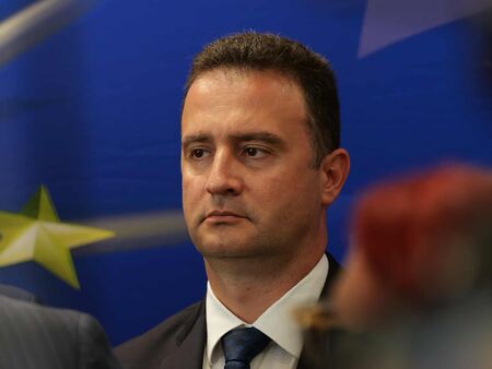 Няма да допусна битовият потребител да излязе на свободния пазар на електроенергия, докато държавата не е напълно готова за това