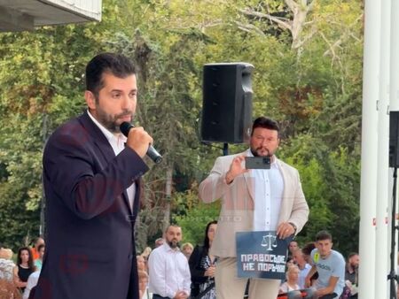 Хиляди българи на протест във Варна, искат оставка на правителството заради сагата с кмета