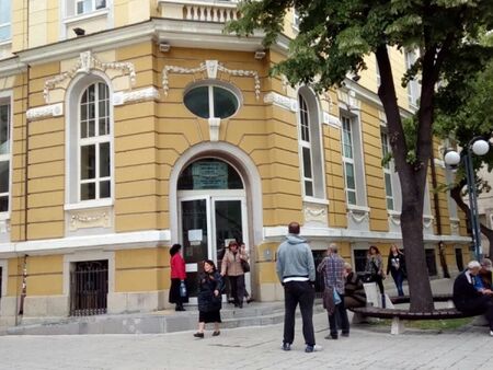 С писма и обаждане по телефона НАП напомня на граждани да  декларират доходите си