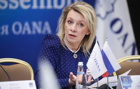 Съпругата на Пламен Бобоков блесна в галерията на Ники Младжов (СНИМКИ)