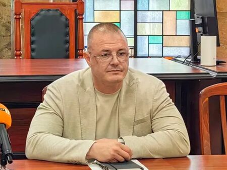 Битият полицейски шеф в Русе остава в интензивното отделение