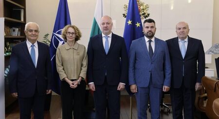 Желязков увери НАТО , че водим колективна борба и харчим сериозно за отбрана