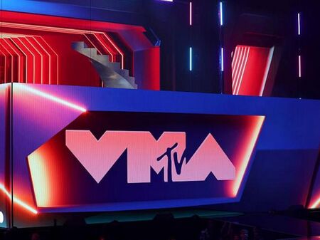 Лейди Гага е големият победител - прибра 4 награди VMA! (ВИДЕО)