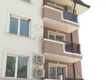 Десетки семейства си купиха нови жилища, но останаха без ключ за тях