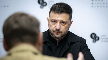 Съпругата на Пламен Бобоков блесна в галерията на Ники Младжов (СНИМКИ)