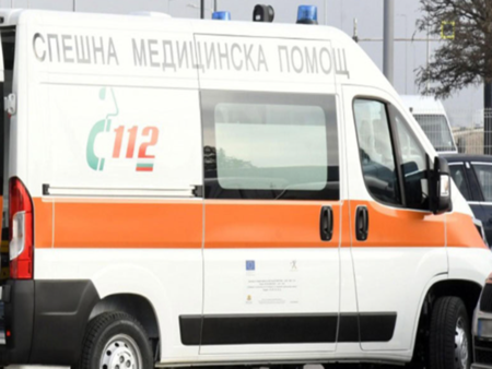 Разсеян чужденец отнесе бургазлийка на пешеходна пътека