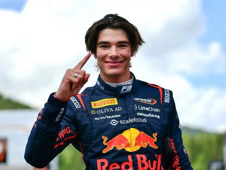 На крачка от Гран При: Никола Цолов е първият българин във Formula 2