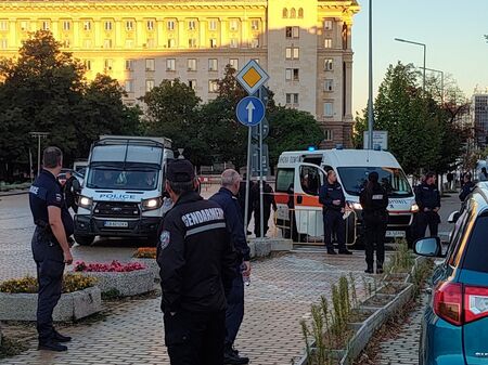 Полицай почина по време на протест в София