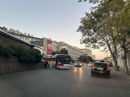 Пътен знак падна върху бебе в количка във Велико Търново