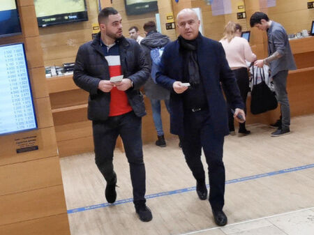 "Шоуто на Слави" отива в историята след 19 години на екран