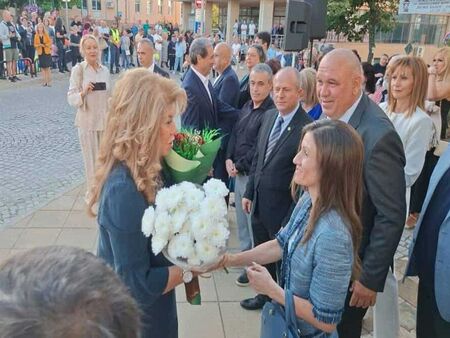 Започна 28-ият Фестивал на комедията в Тополовград, 100 деца-самодейци дефилираха на площада