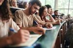 От 1 октомври: Вдигат стипендиите за докторанти и студенти