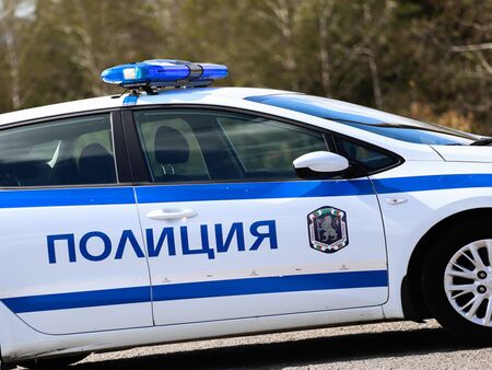 14-годишен наби 2 момичета