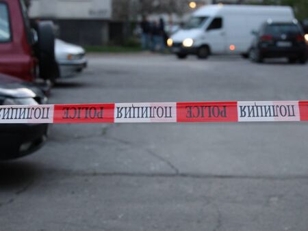 Ревност ли е причината? 23-годишен благоевградчанин намушка приятелката си