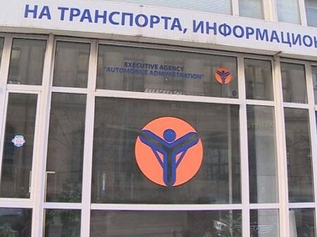 Рибата мирише от главата, Министерството на транспорта се превърна в ОПГ, смята Диана Русинова