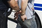 29-годишен мъж е задържан за съжителство с 15-годишно момиче