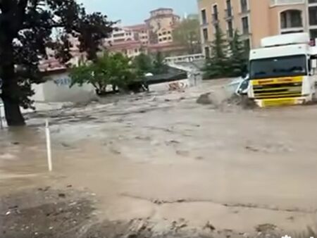 Сред пострадалите в Слънчев бряг е семейството на Марти и Христина
