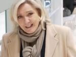Премиерът на Франция се появи с коте на ключова среща