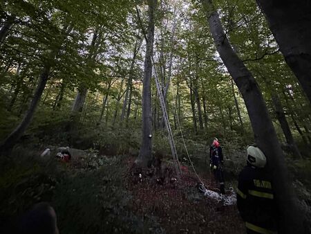Екстремна глупост в планината завърши със спасителна акция