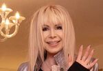 Лили Иванова открехна вратата на апартамента си, сготви и прочутата си баница (СНИМКИ)