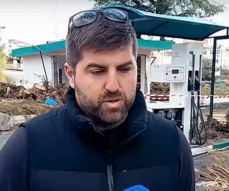 Бизнесът в Царево е на колене пред водната стихия