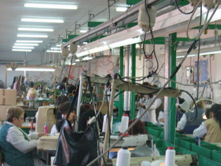 Масови фалити на заводите за обувки, от 200 оцеляха само няколко фабрики