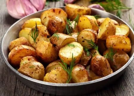 Рецепта за най-вкусните картофи по селски – ароматни, хрупкави и лесни за приготвяне