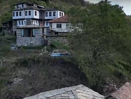 Родно село е на ръба да бъде откъснато от света