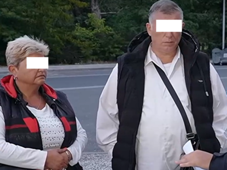 Потресени родители споделиха, че синът им е бит и заливан с урина публично