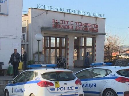 Акция в КАТ-Хасково, служител и посредник въртели корупционни схеми