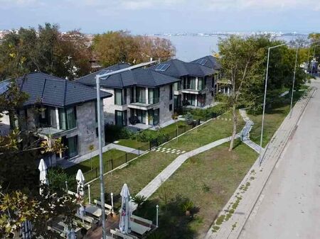 Кв. "Крайморие" хвърли ръкавицата на "Сарафово", вече ги бие по цени