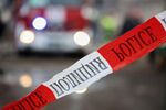 Екшън в автошкола: Мъж почина, след като потроши стъкло на врата